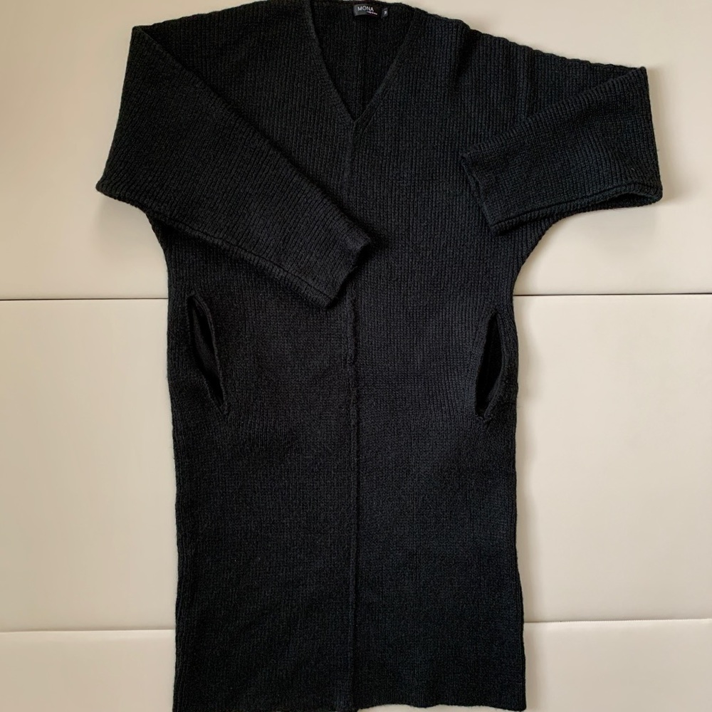 Sweater dress with pockets